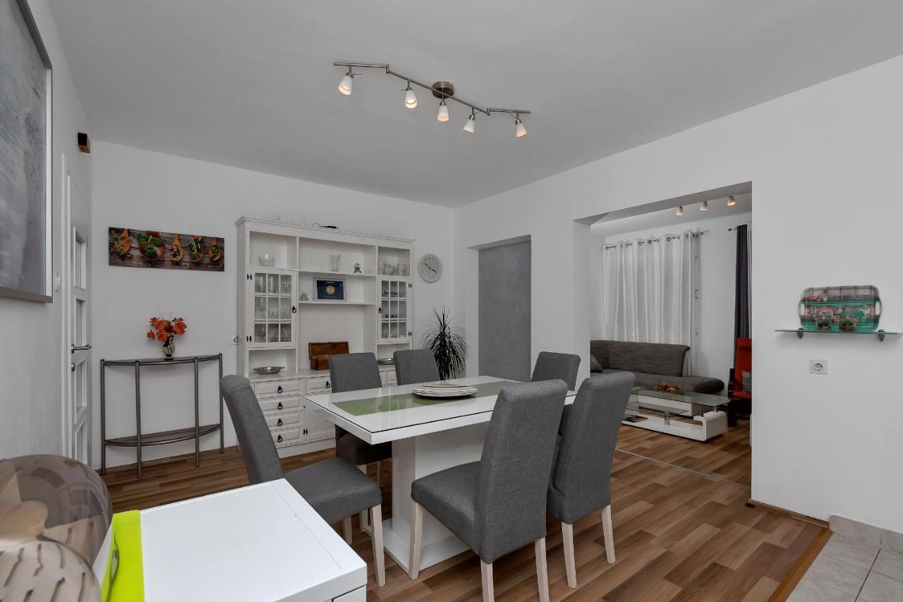 Apartment Sabina Makarska Esterno foto