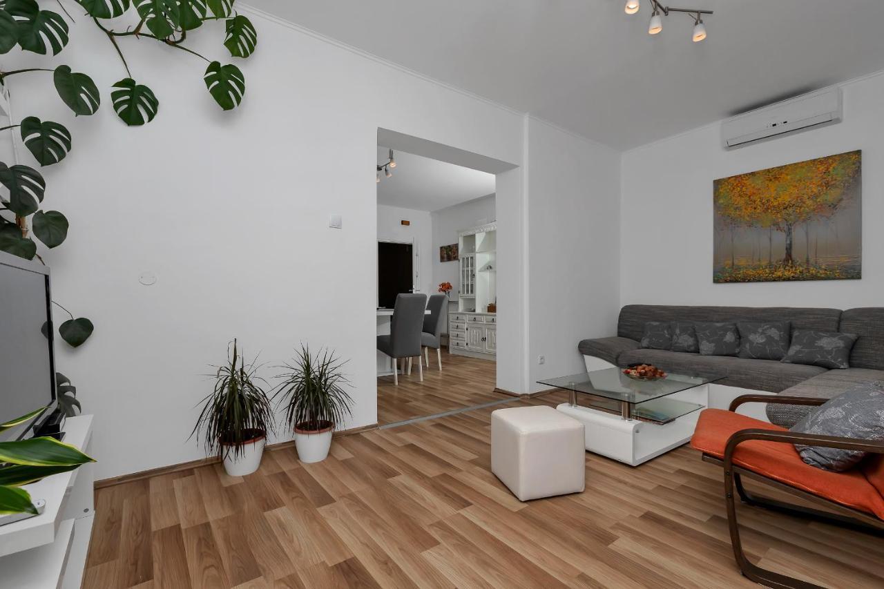 Apartment Sabina Makarska Esterno foto
